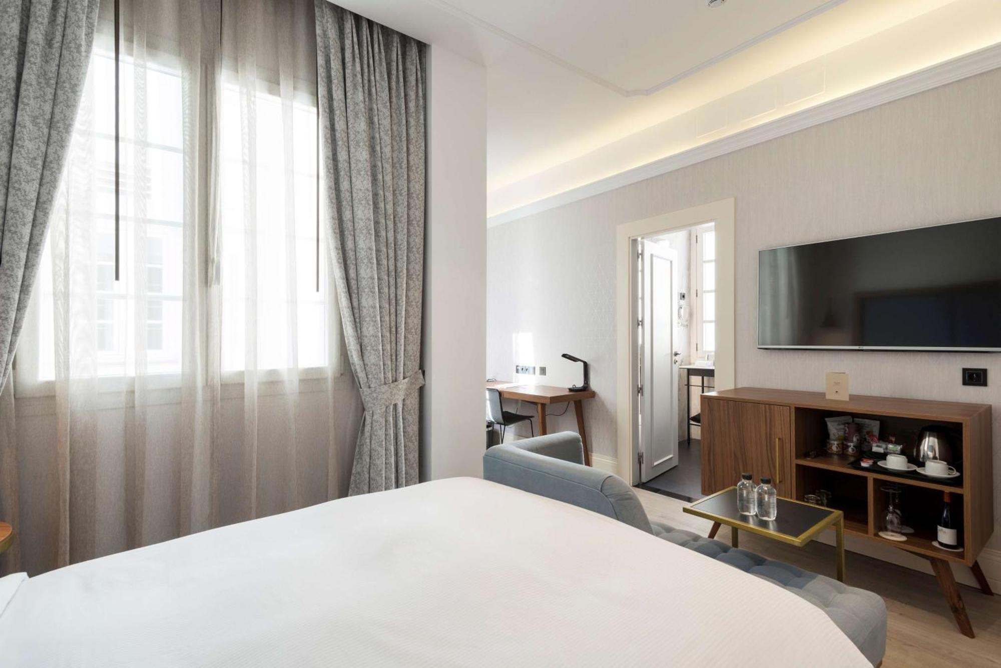 Doubletree By Hilton Madrid-Prado Hotel Exterior photo