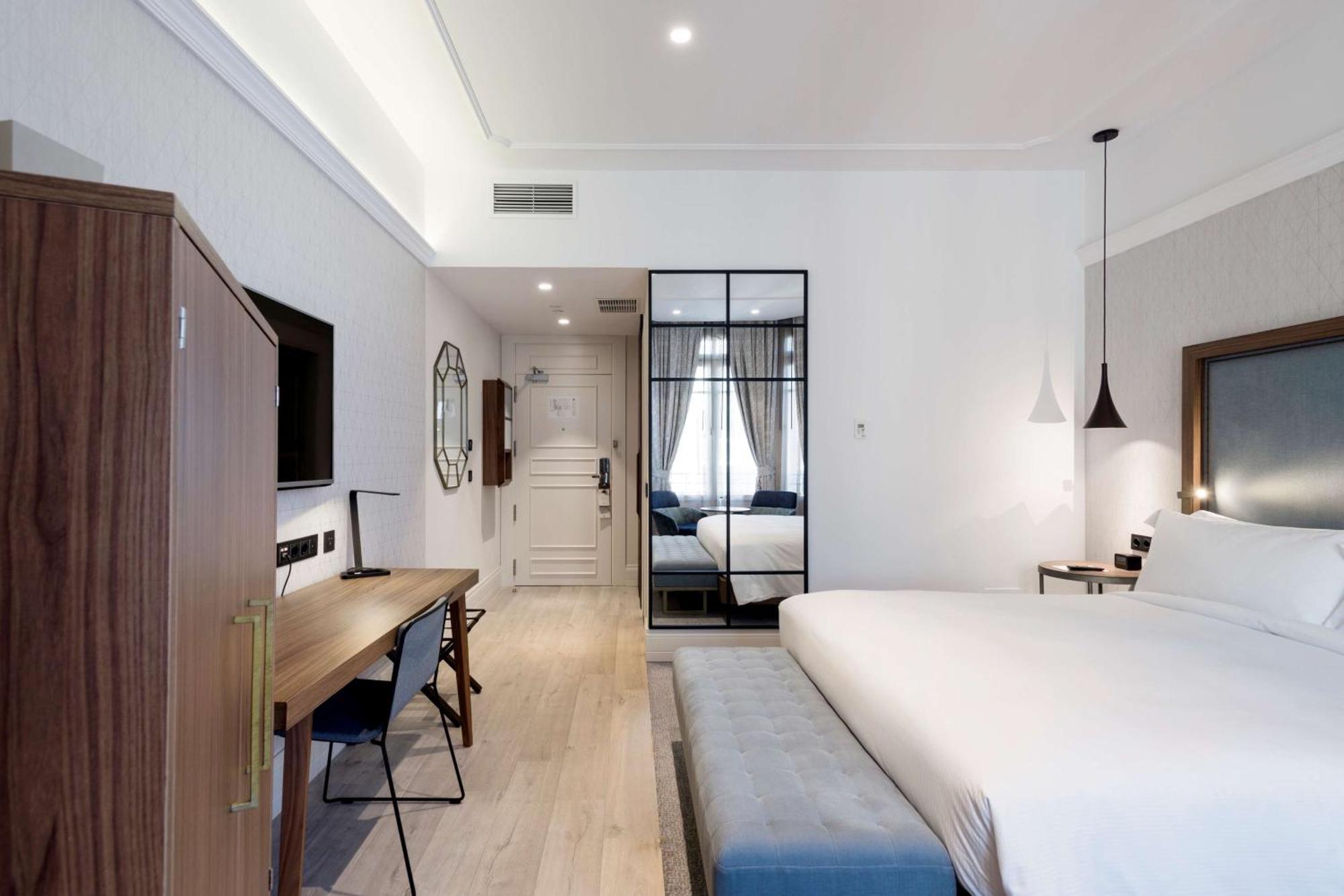 Doubletree By Hilton Madrid-Prado Hotel Exterior photo