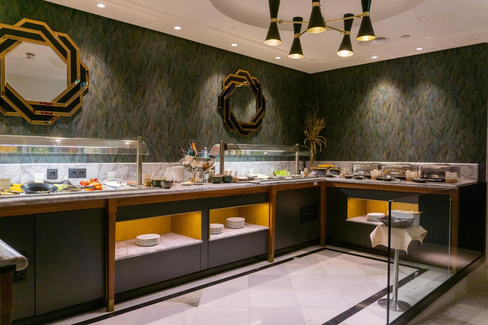 Doubletree By Hilton Madrid-Prado Hotel Exterior photo